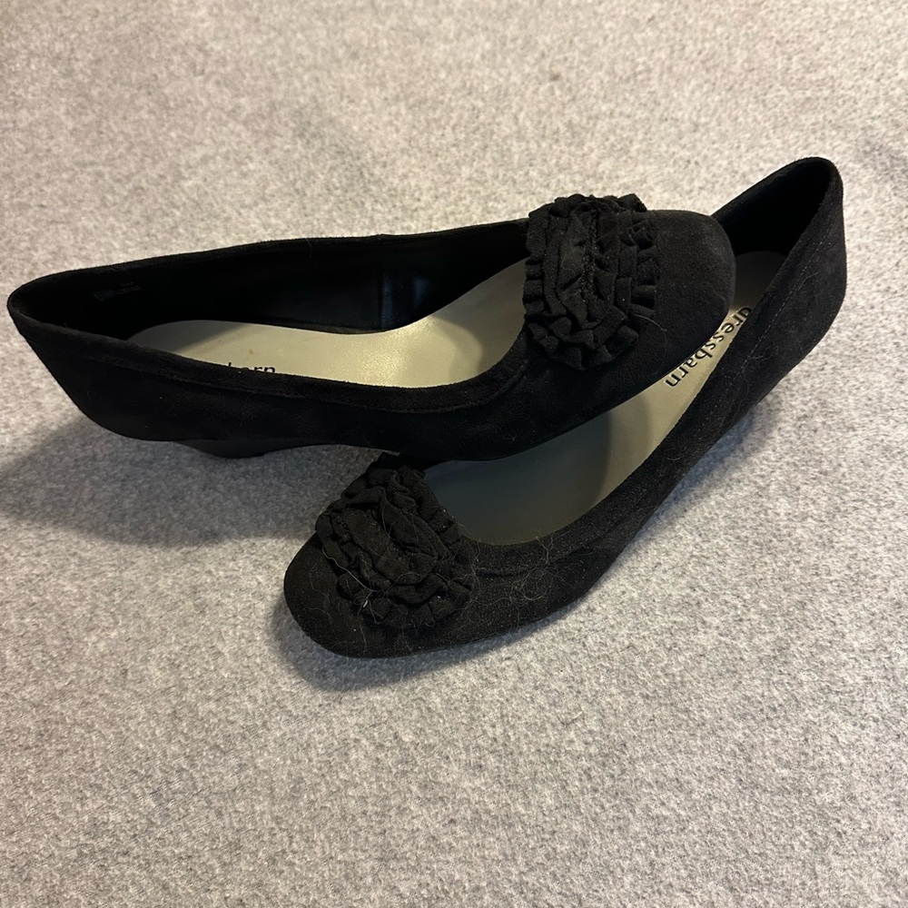 AEROSOLES Black Women's Flats with Ruffle Detail